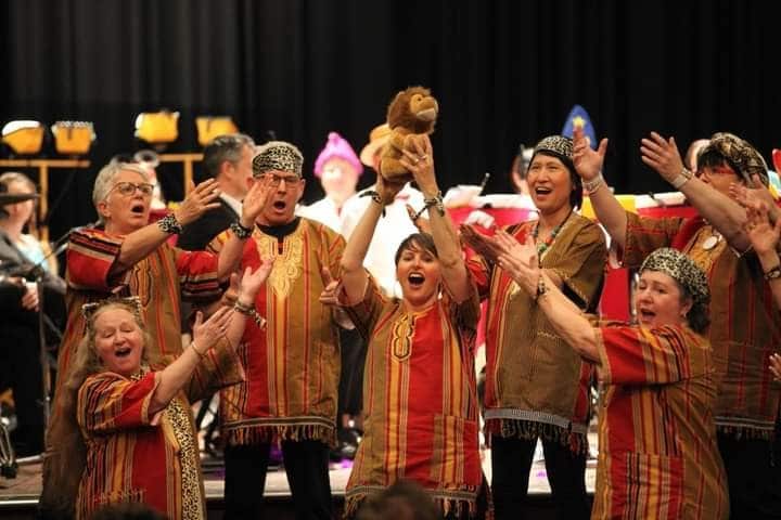 Sharon and 合唱團.jpg