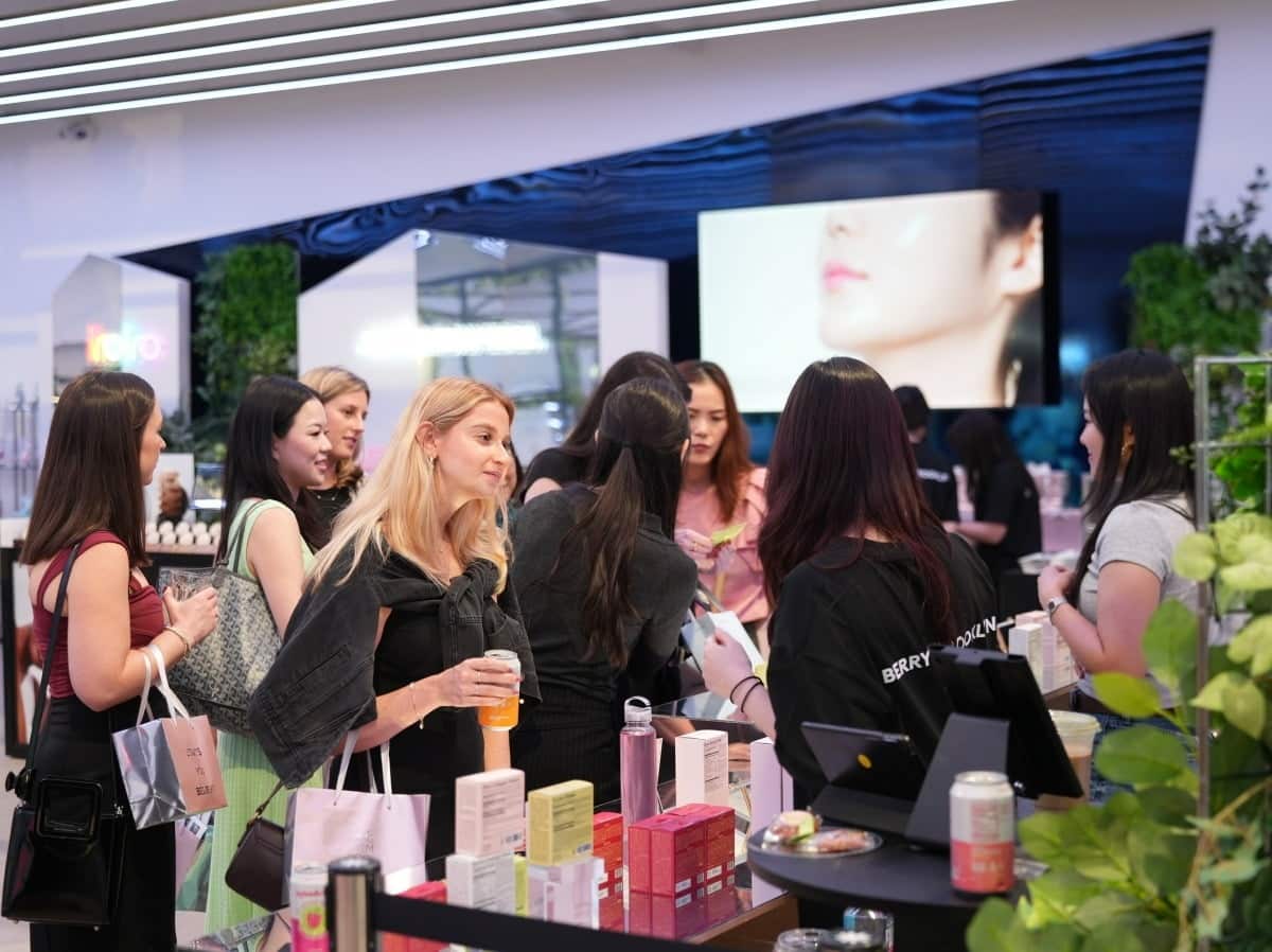 Local consumers experiencing K-beauty skincare products