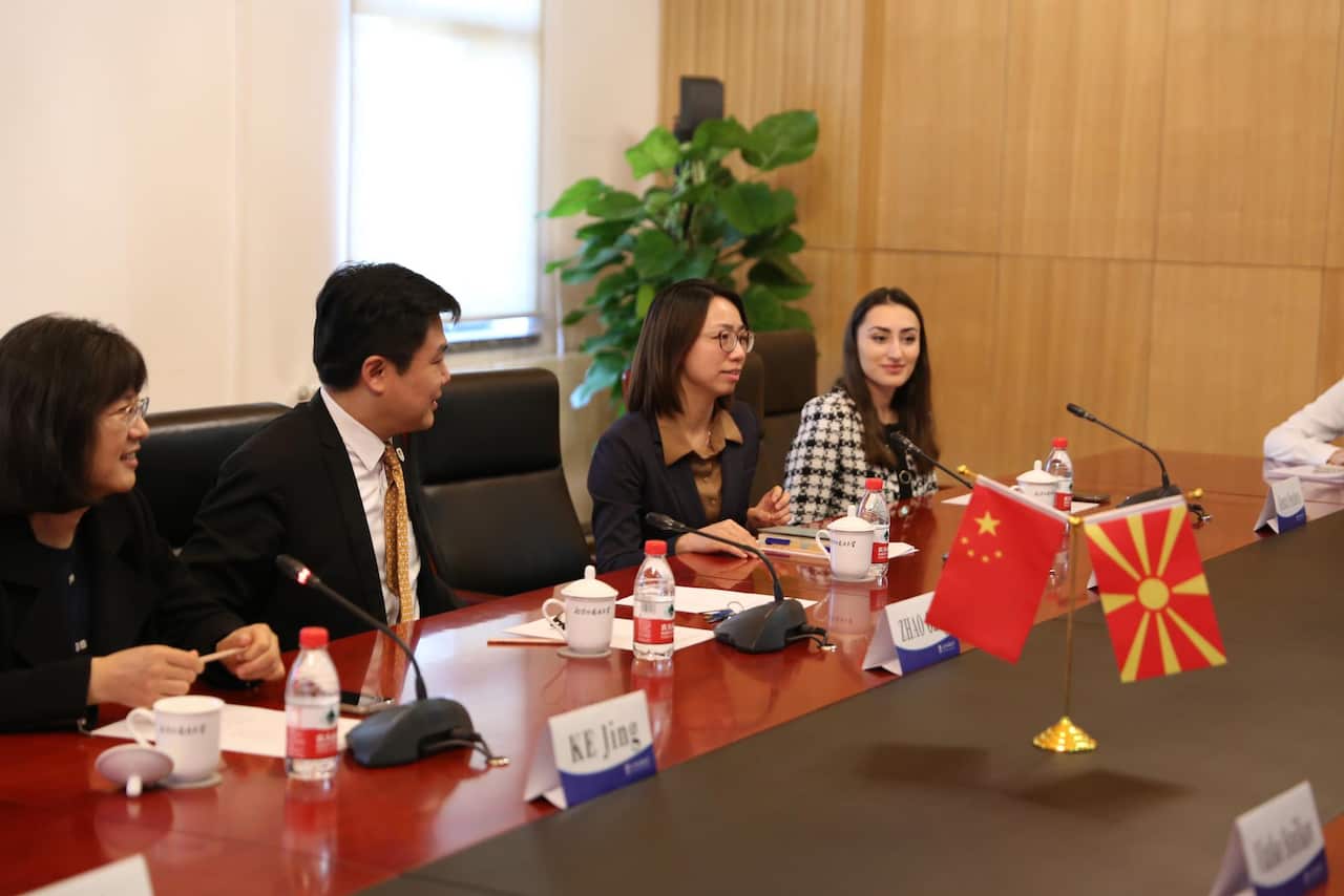 Renata Penzova at the meeting with her Chinse collegues.jpg