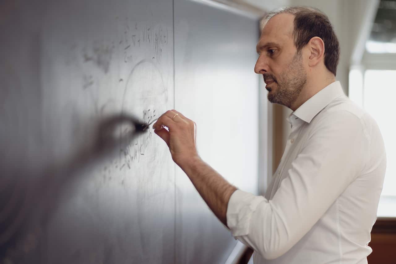 Il professore Angelo Bassi dell'Università degli Studi di Trieste.