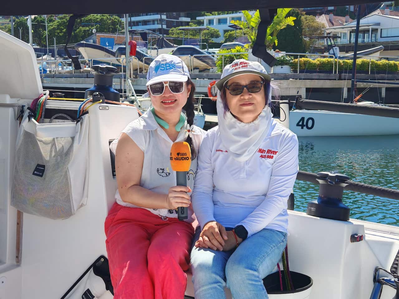 林江辉船长在闽江号上接受本台采访