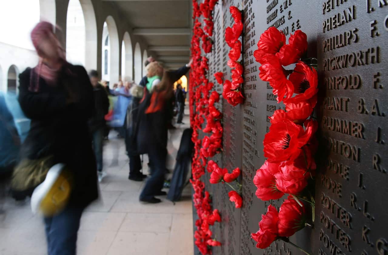 SG ANZAC Day - poppies