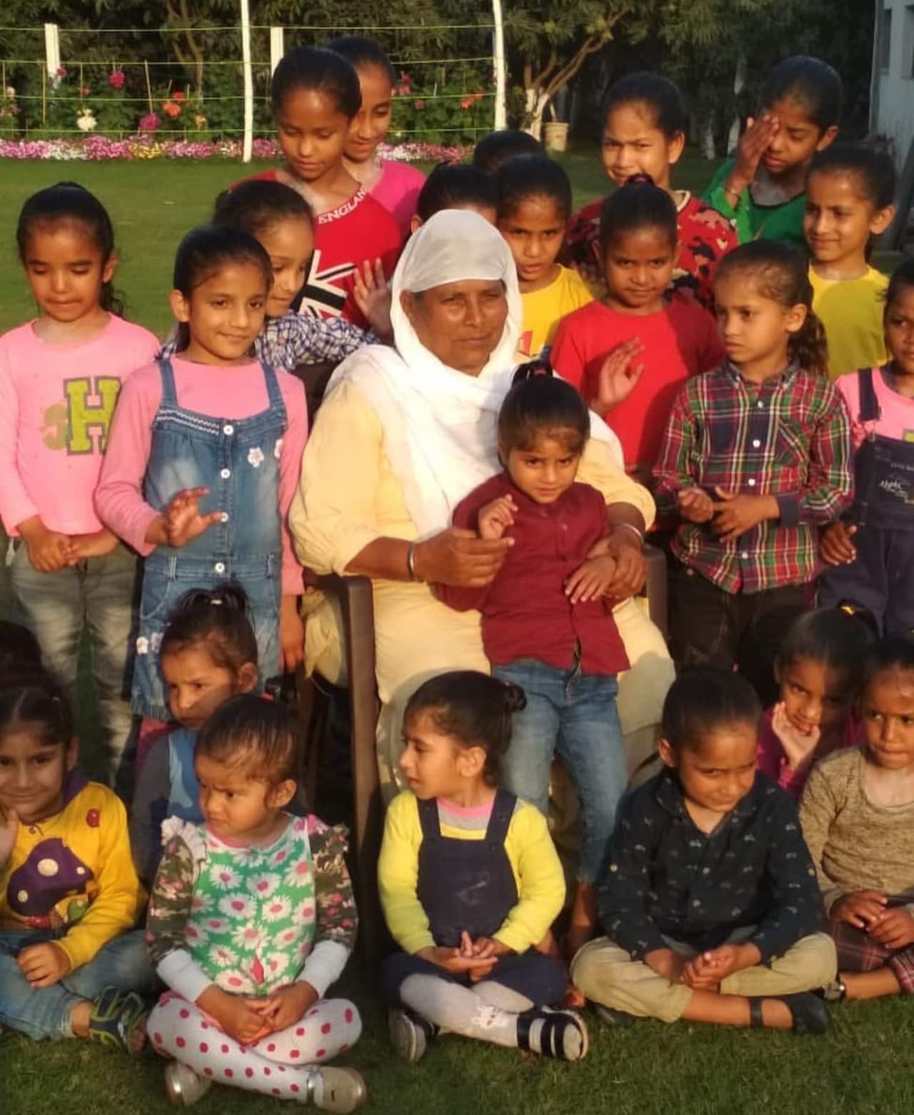 Parkash Kaur Unique Home with Children 