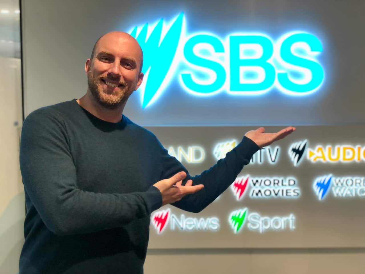 Renato Dolcini negli studi di SBS.