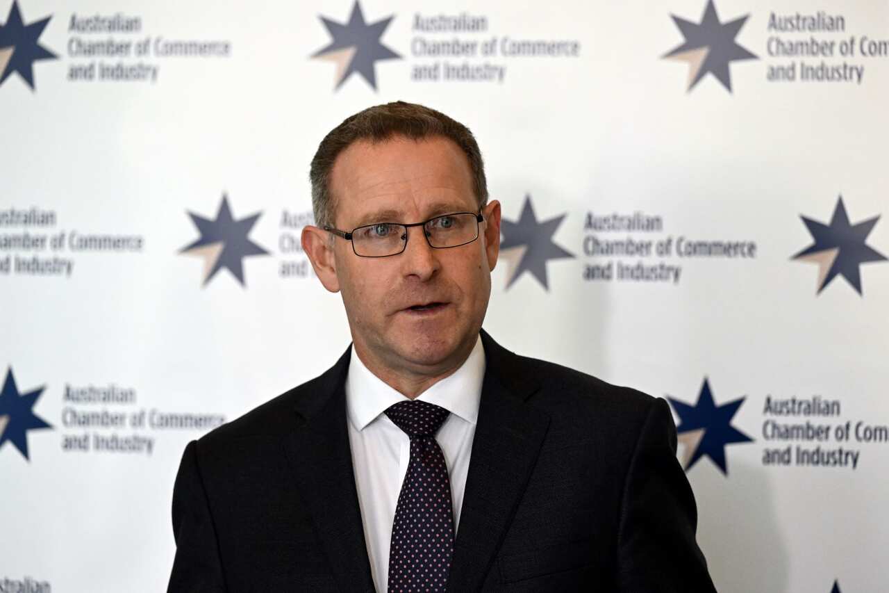 澳洲工商總會行政總監麥凱勒發表演說時，表示要增收移民解決技術人員不足問題。