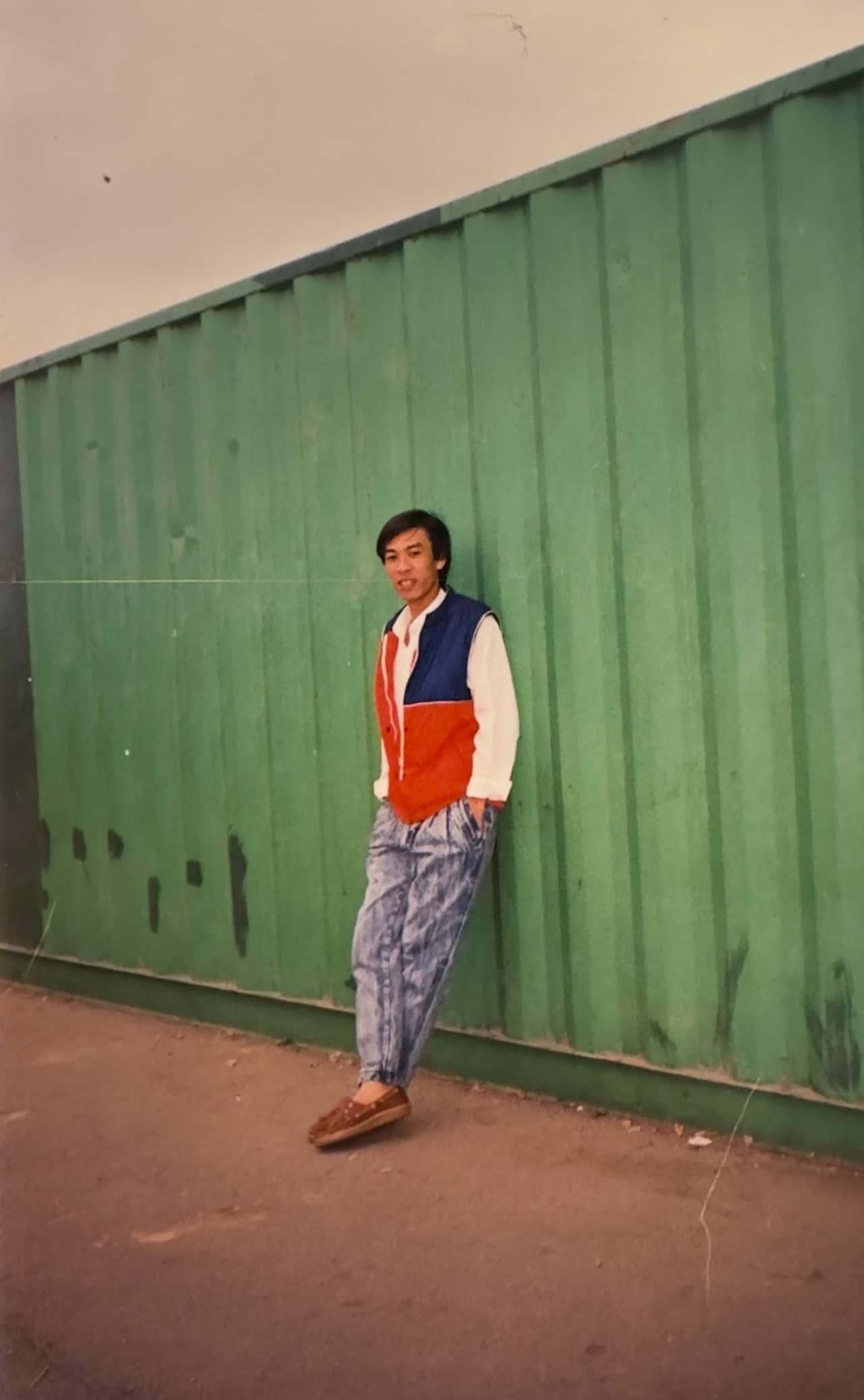 Dinh Hoang in Hong Kong 1991.jpg