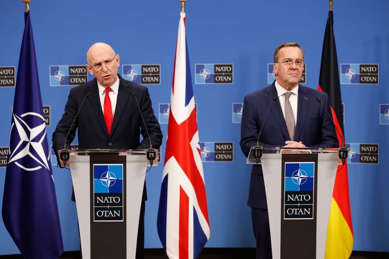 Boris Pistorius,John Healey