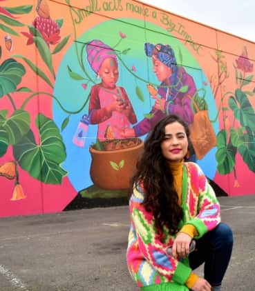 mural bobbing down.png