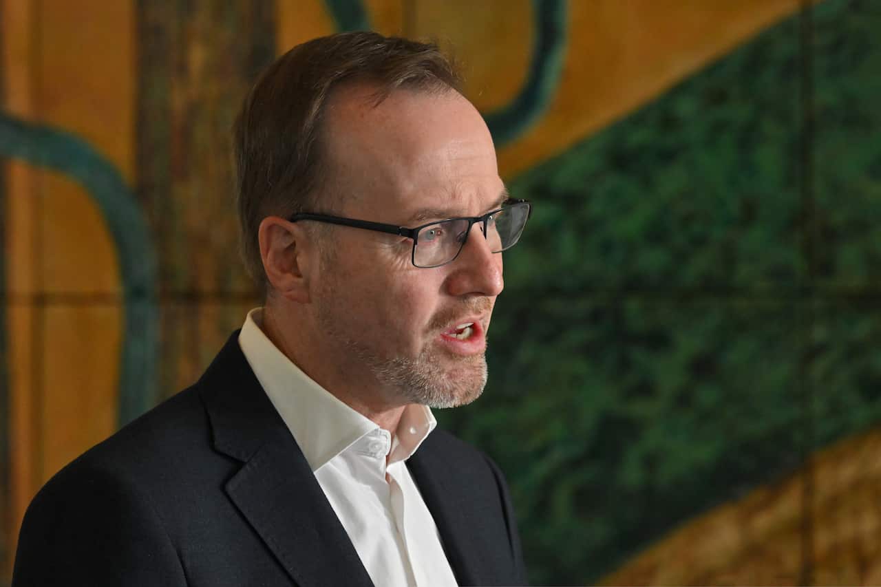 DAVID SHOEBRIDGE GREENS PRESSER