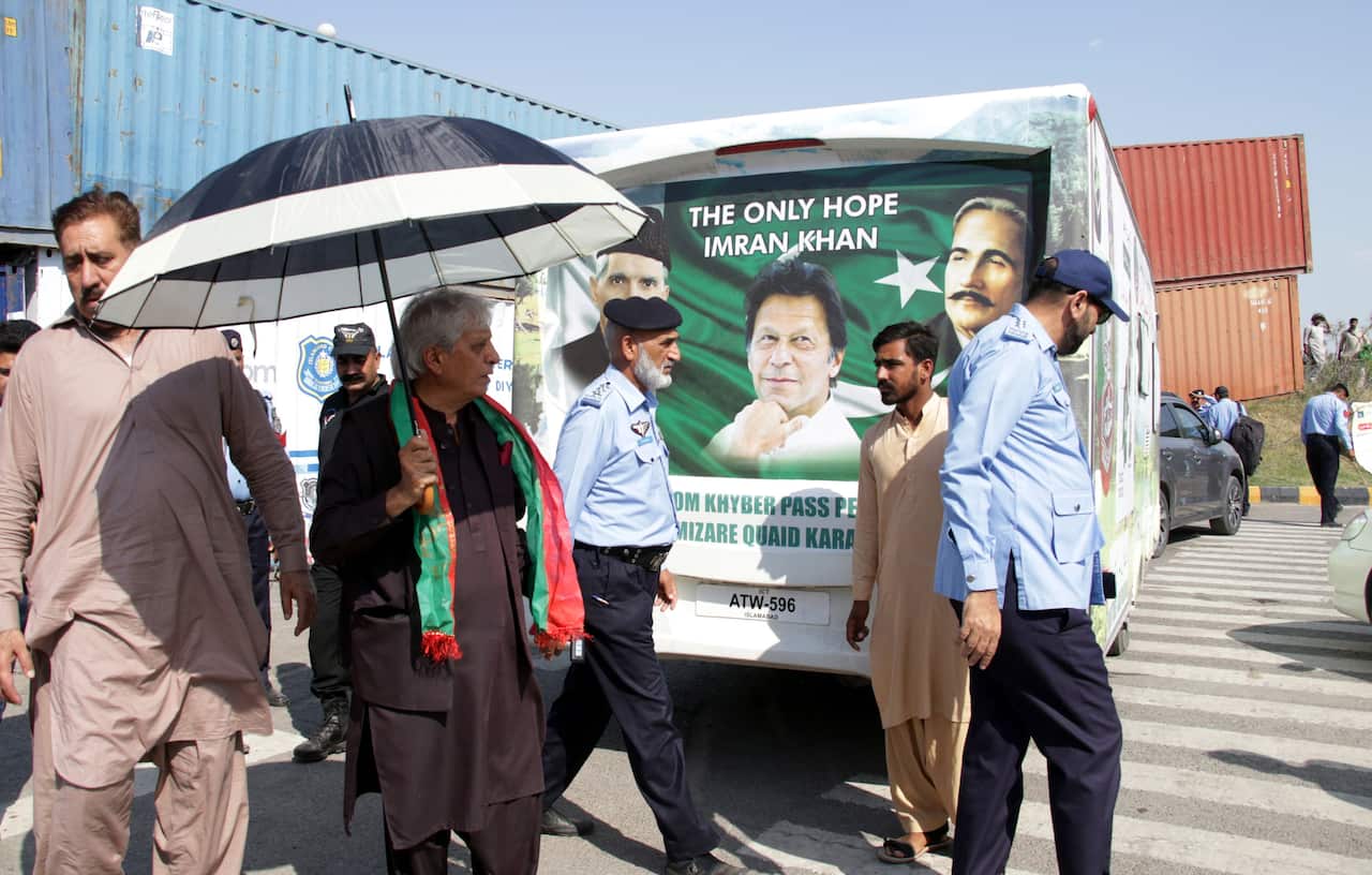 Police arrest supporters of former PM Imran Khan