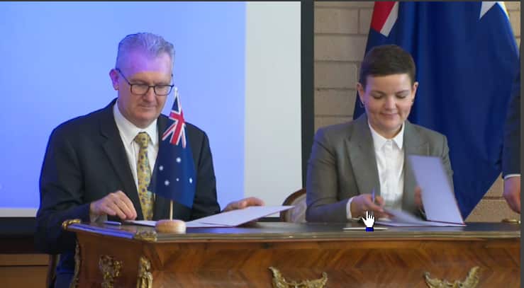 Minister Tony Burke and Deputy Minister Marta Cienkowska.png
