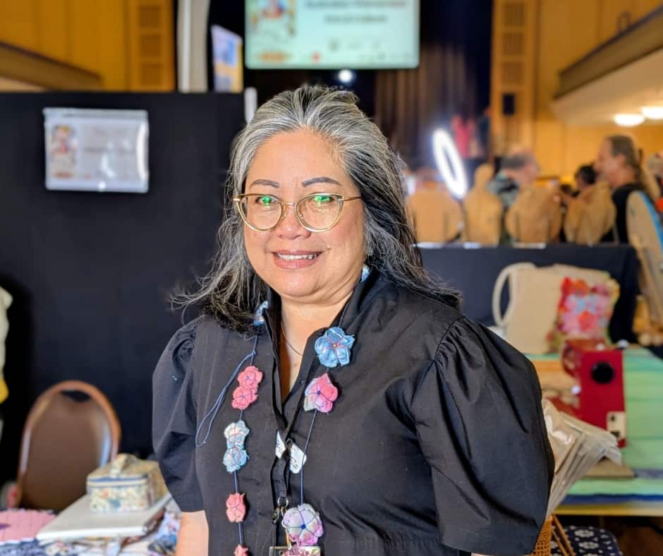 Siska Prabonowati Dart held a decorative craft making workshop at the Diaspora Fair 2026.