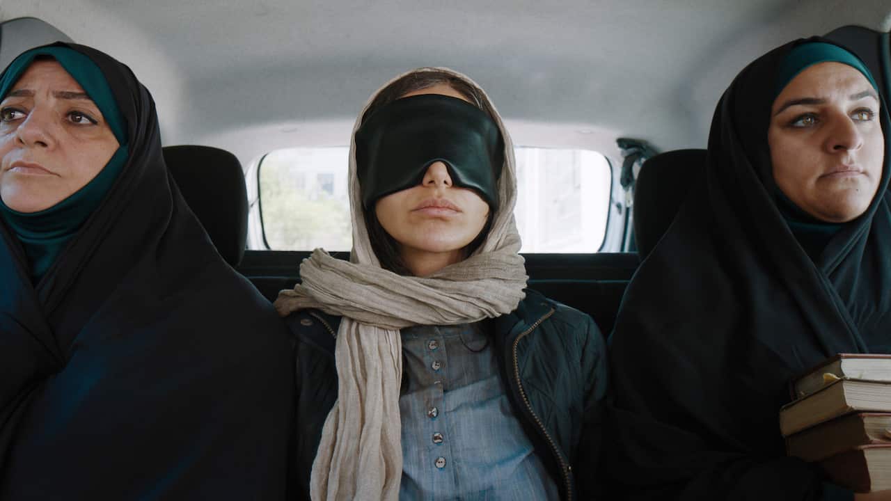 Narges Rashidi as Nazanin Zaghari-Ratcliffe.