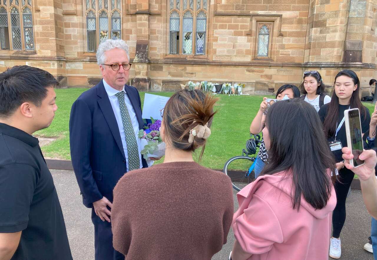 Mark Scott attended the memorial of the Chinese student victim in Bondi attack held in University of Sydney campus.
