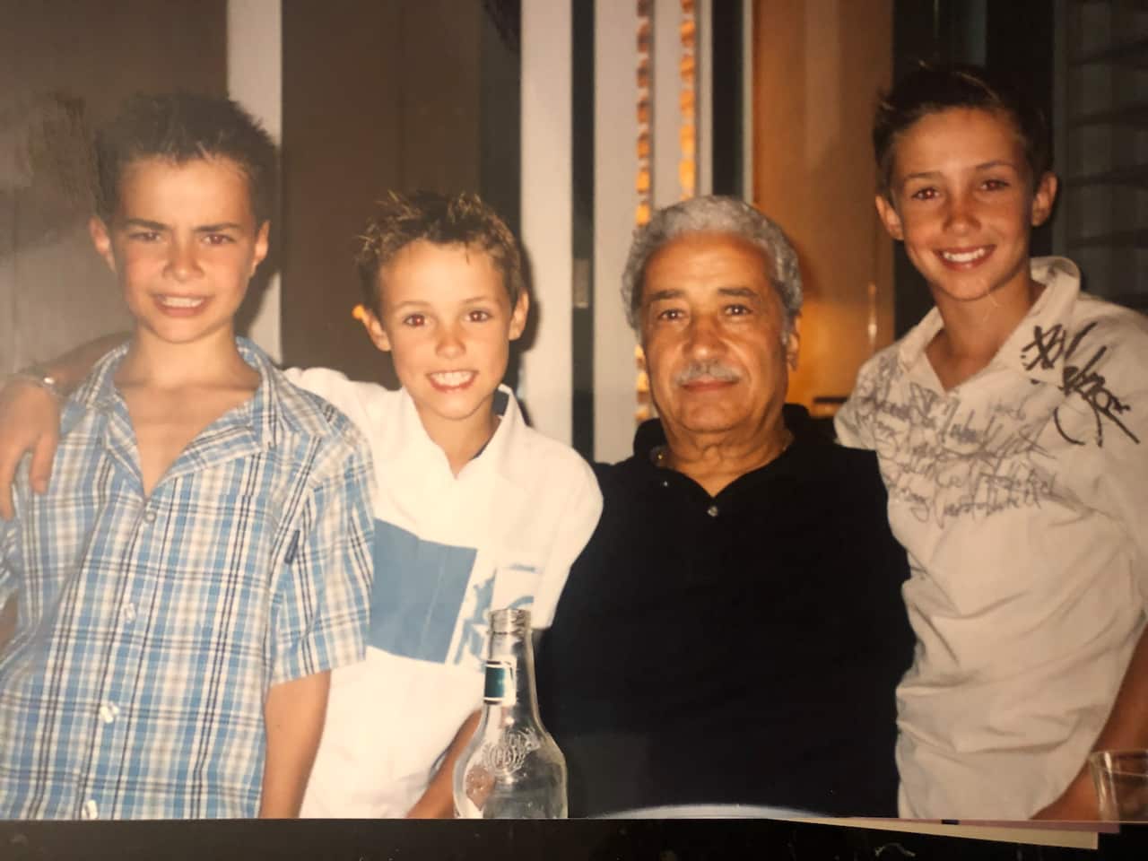 2000 Frank con i nipoti.jpg