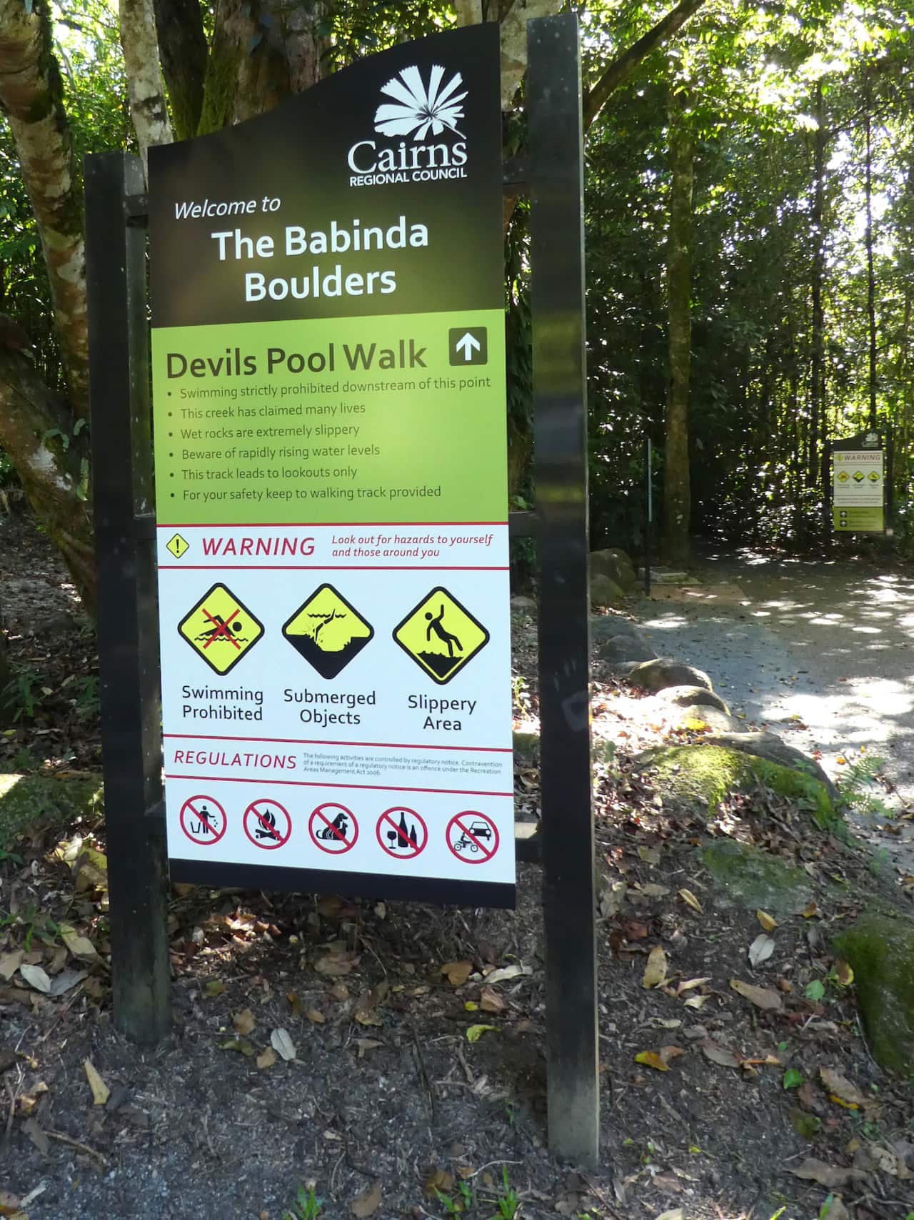 Babinda_boulders_warning_sign_SF20355.jpg