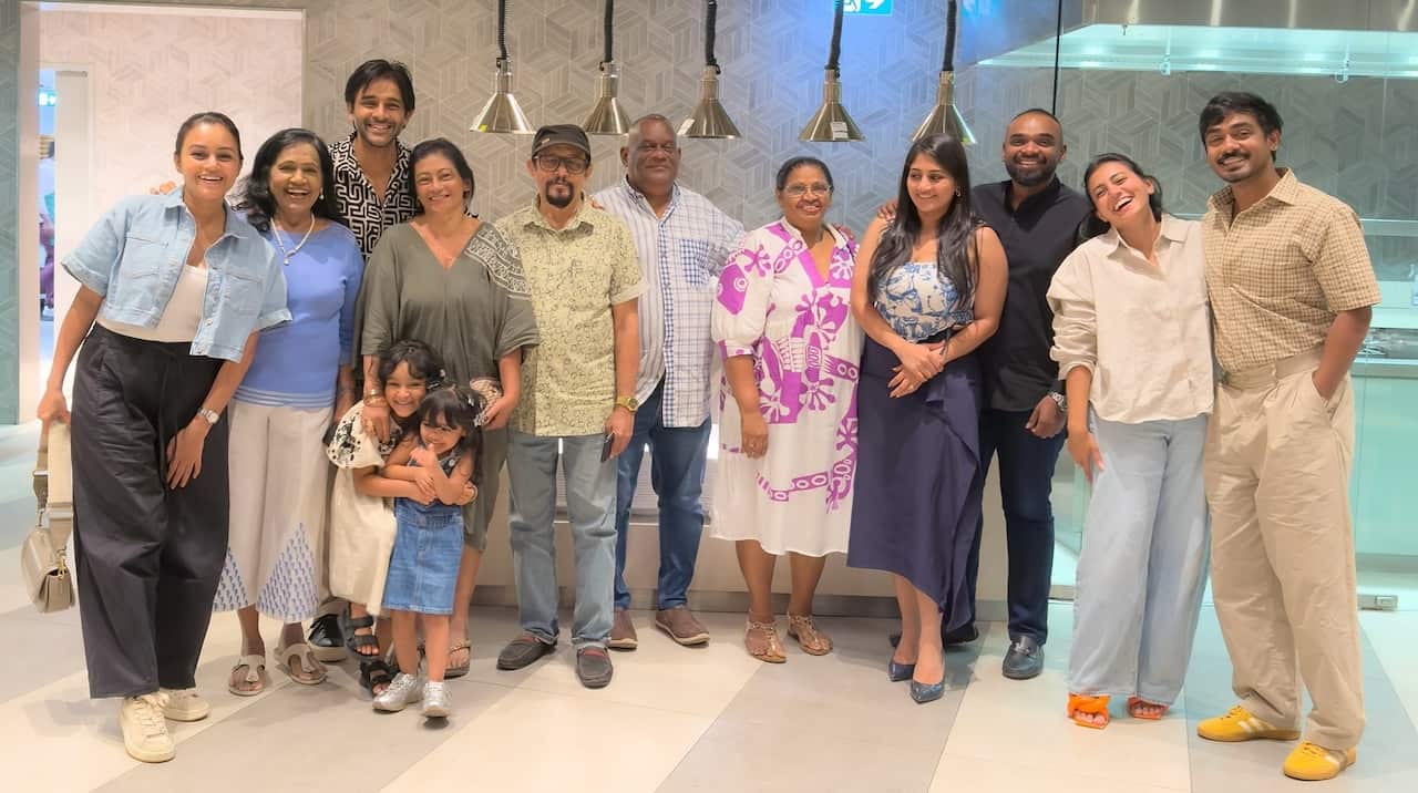 SBS Sinhala Dinakshie Saranga Shanudri Sheshadri Dinesh.jpg