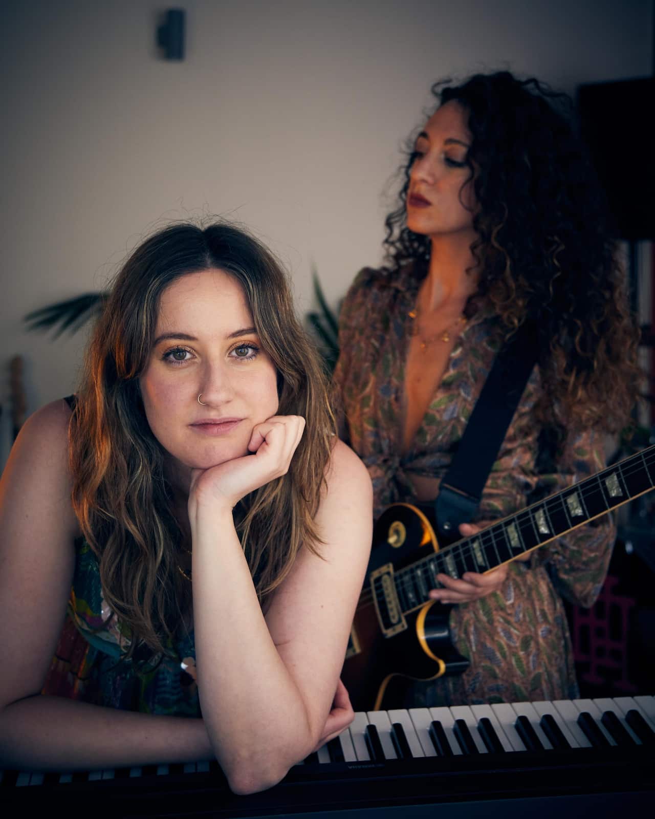 Isabella e Silvia che suonano insieme.jpg