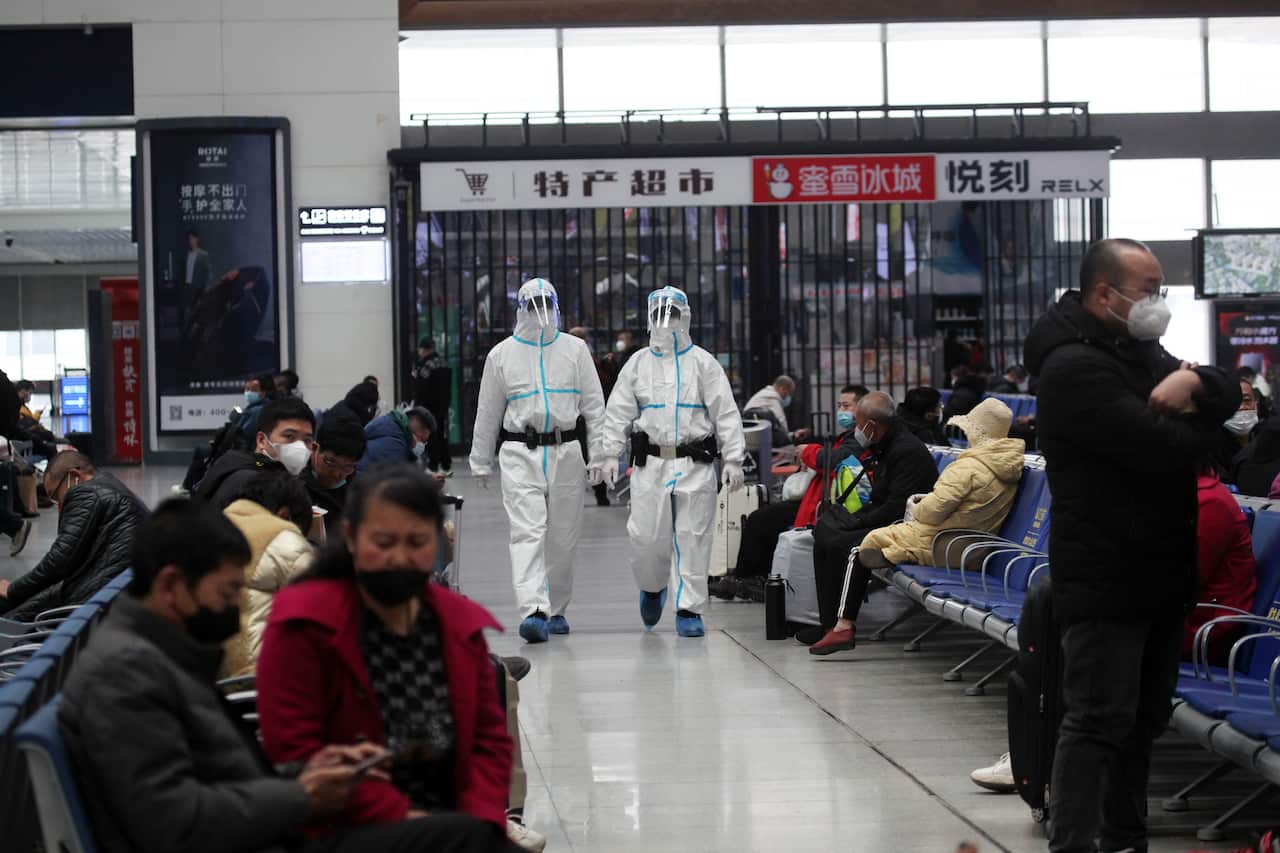 China: Police Patrol The Waiting Hall