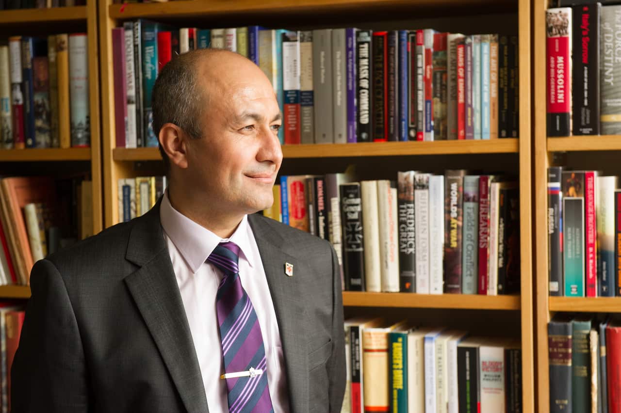 20140415adfa3443327_0002 Dr Uyar, Mesut