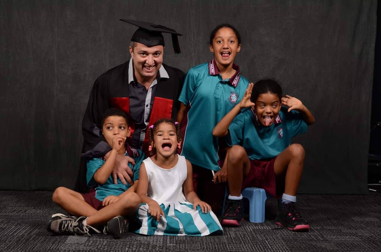 Foto di l’area con i figli Rosetta, Christianne, Antonio e Atira.JPG