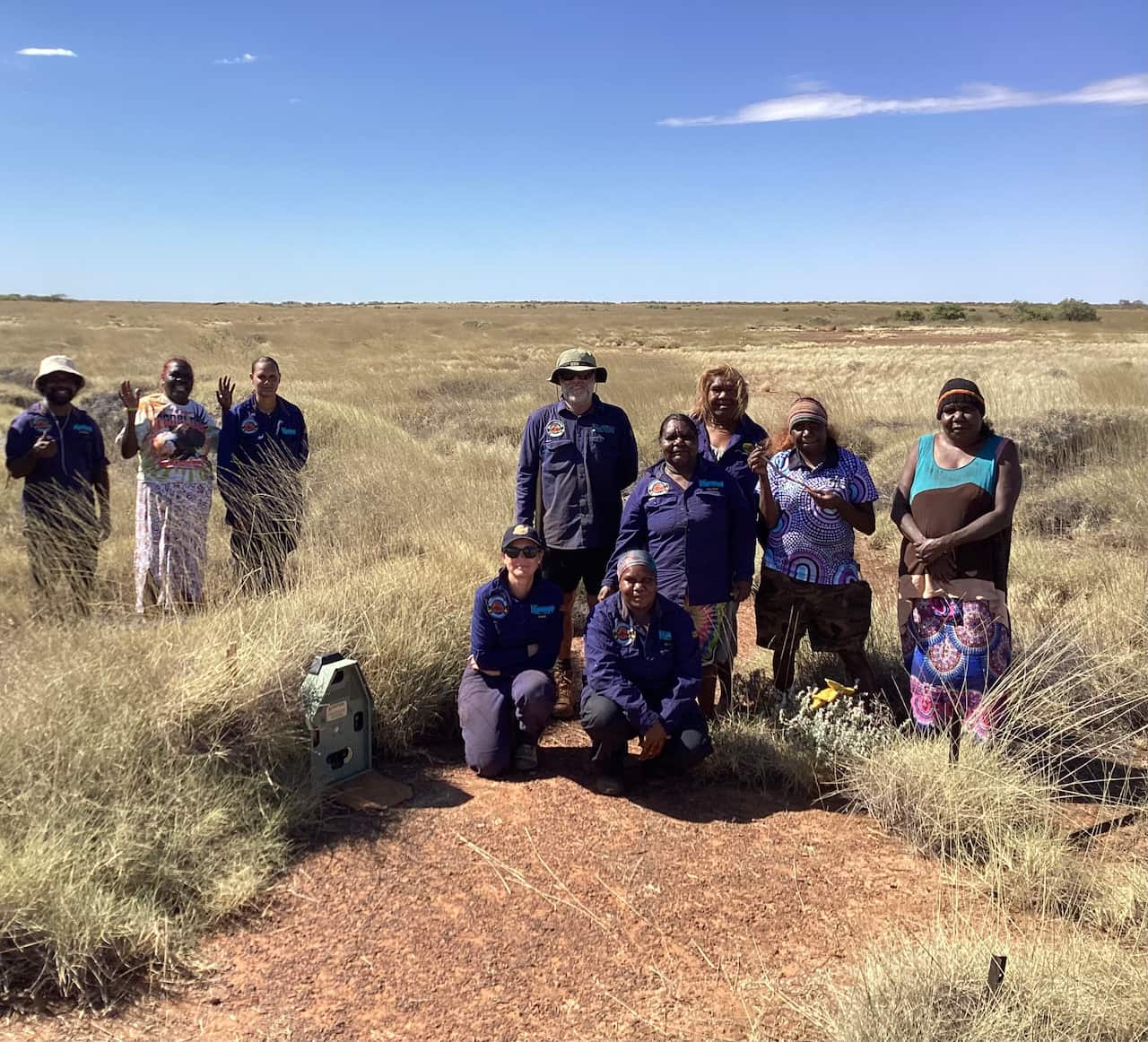 Ngururrpa Rangers setting Felixer in night parrot habitat.jpg