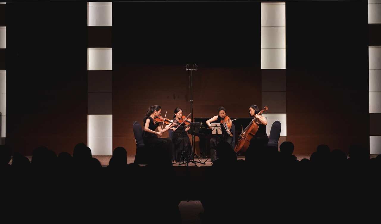 thumbnail_IMG_3344 연주 검은색 조화.jpg