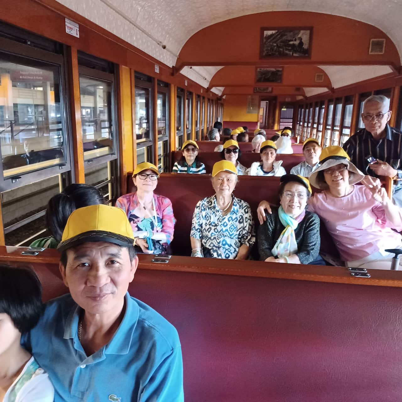 Trên xe lửa Kuranda Scenic Railway.jpg