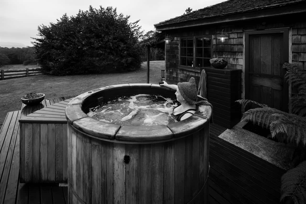 Cedar Cottage Meander - Tourism Tasmania Alone Australia experience.