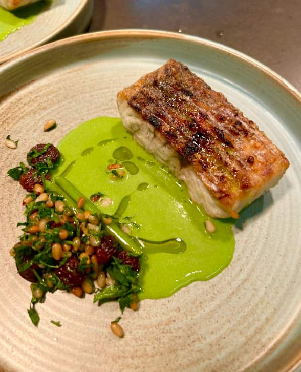 在廚房工作雖然忙碌，但當看到製成品時，以及客人吃得開懷，Cloudy 也會非常滿足。.png