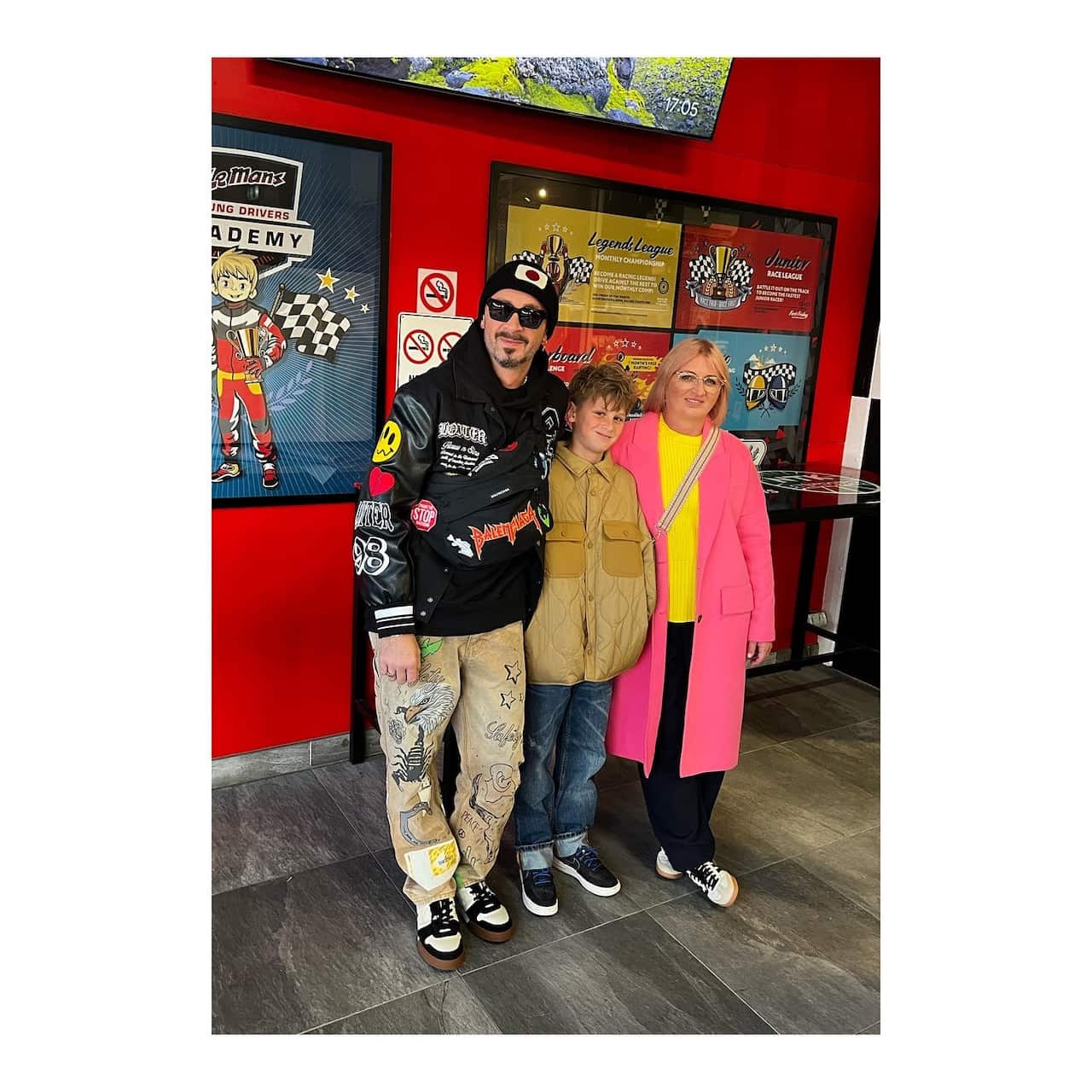 Tarik Jasarevic s familijom.jpg