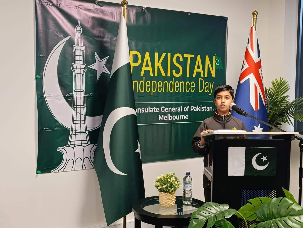 Kids on pakistan Day