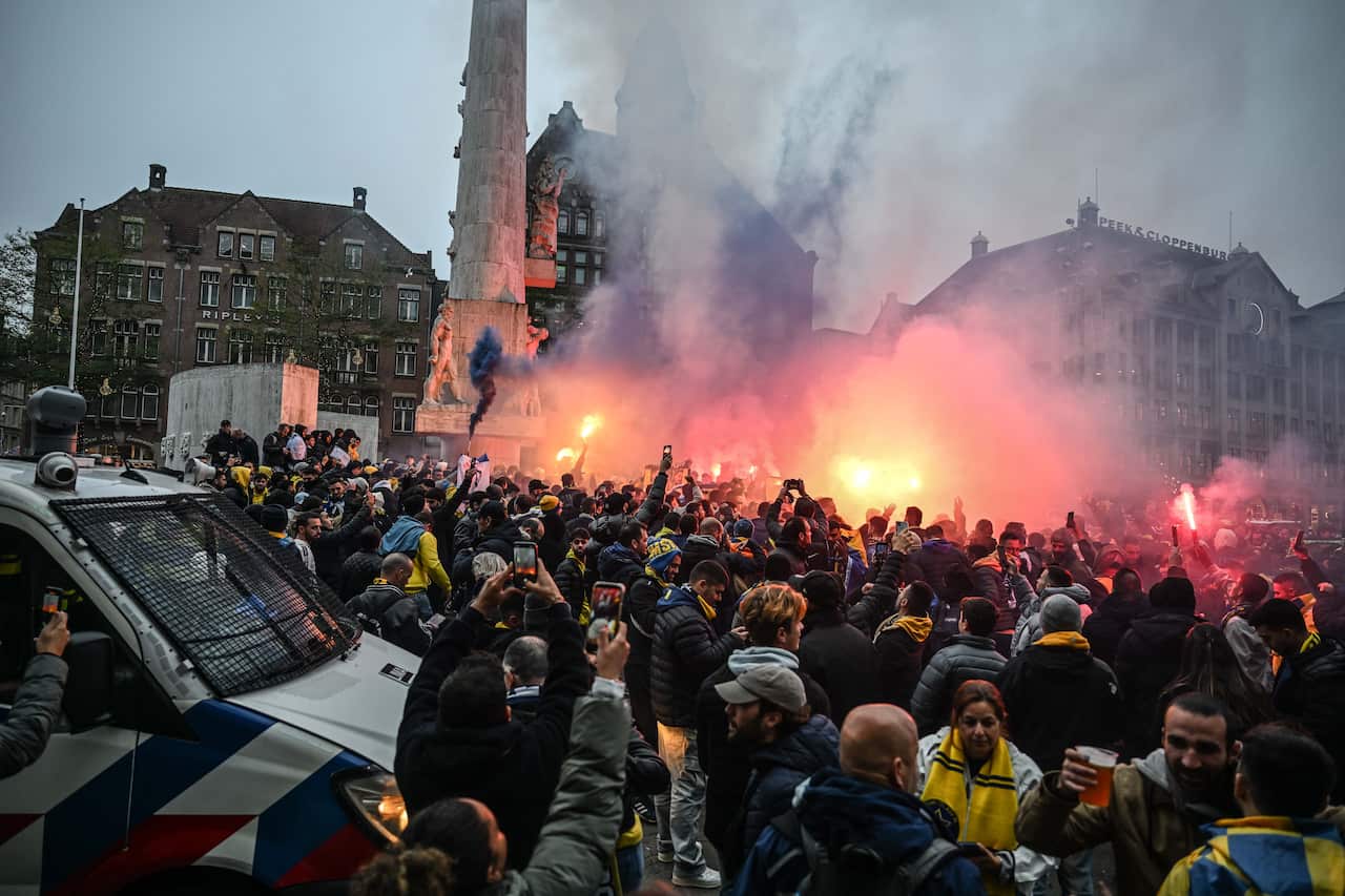 Pro-Israel Maccabi fans stage demonstration in Amsterdam, at least ten arrests