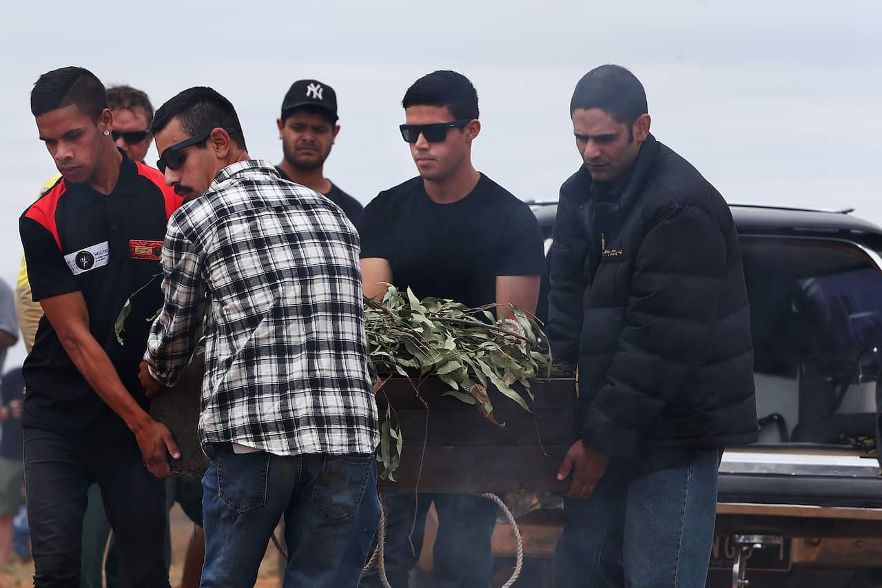 Australias Oldest Human Remains Journey Home To Be Buried On Country With Ancestors