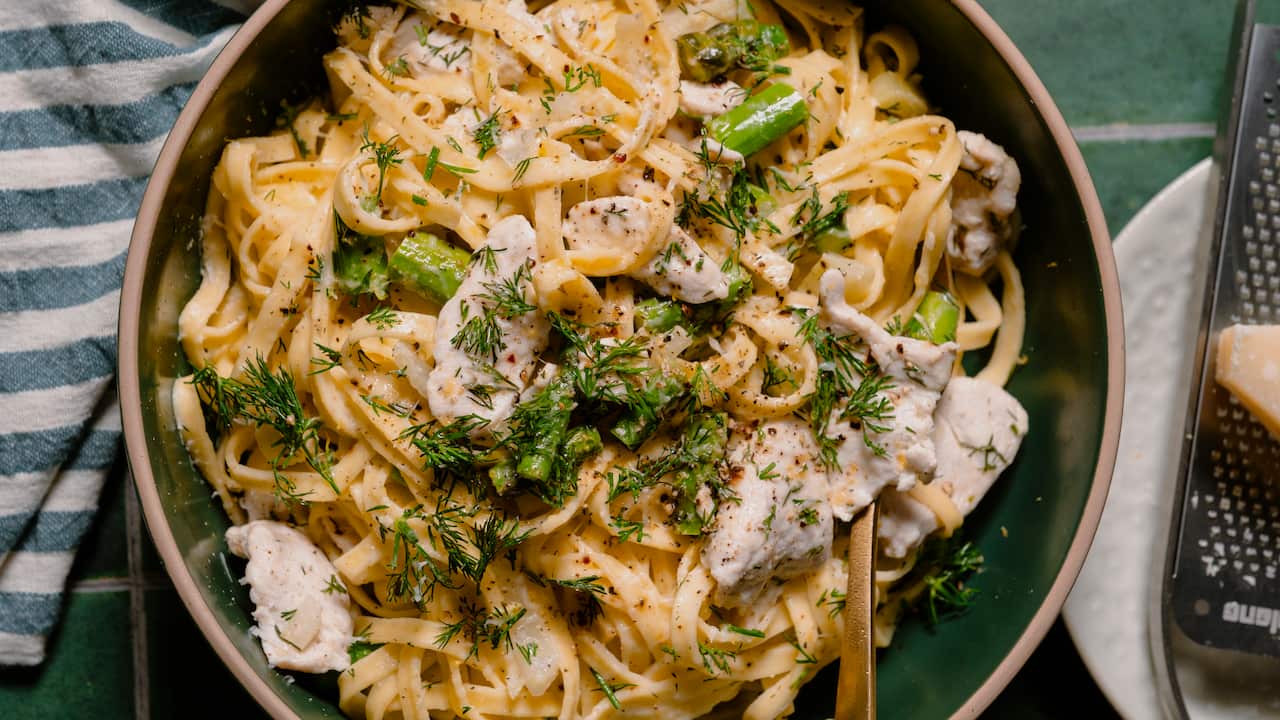 Creamy chicken, fennel and dill pasta