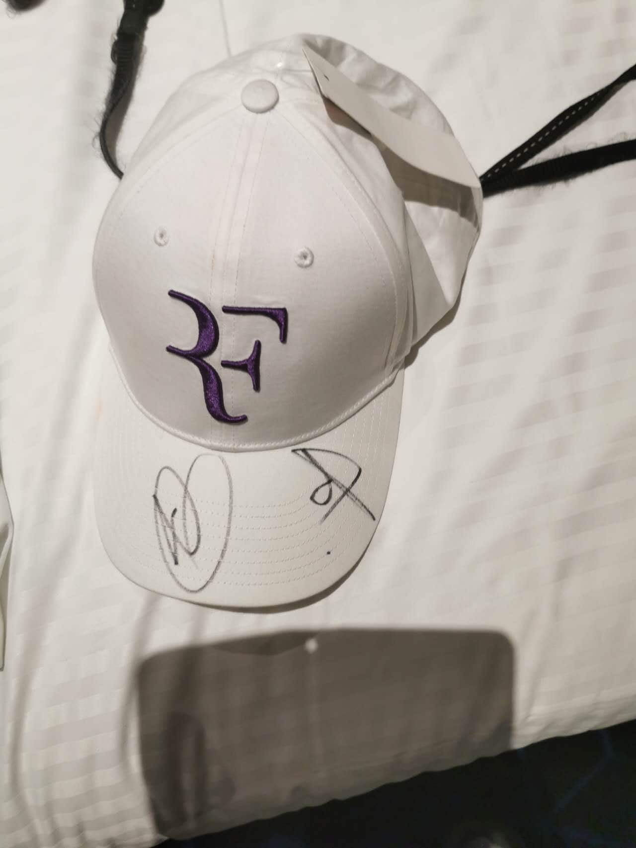 路得到了德约科维奇的签名