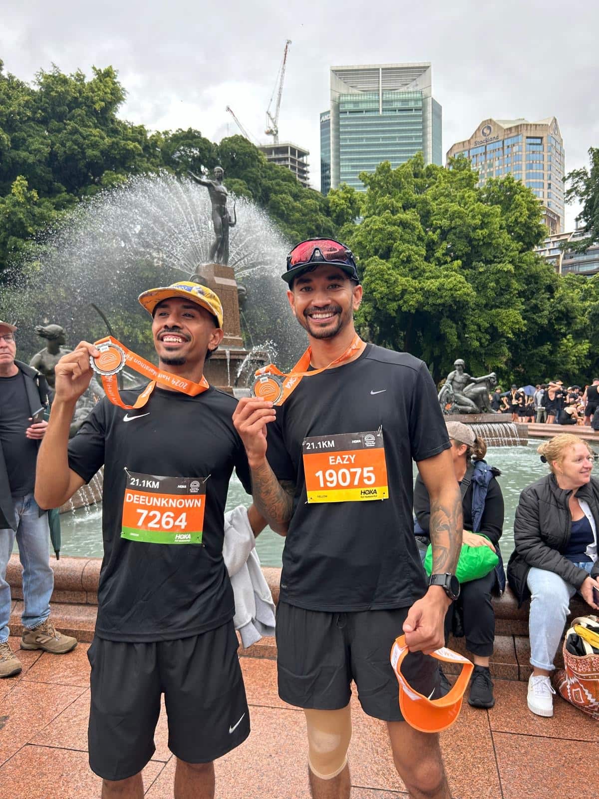 Eliston Carceres ho nia kolega Timor-oan Denilson Lay 