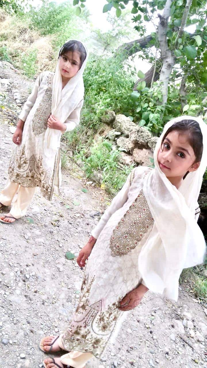 Daughters of Australian refugee Shafiq ul Rehman in Pakistan have not seen their father for over 12 years.jpeg