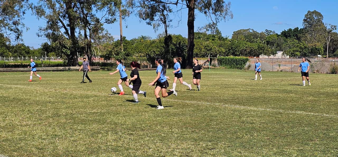 Brisbane girls team (SBS).jpg