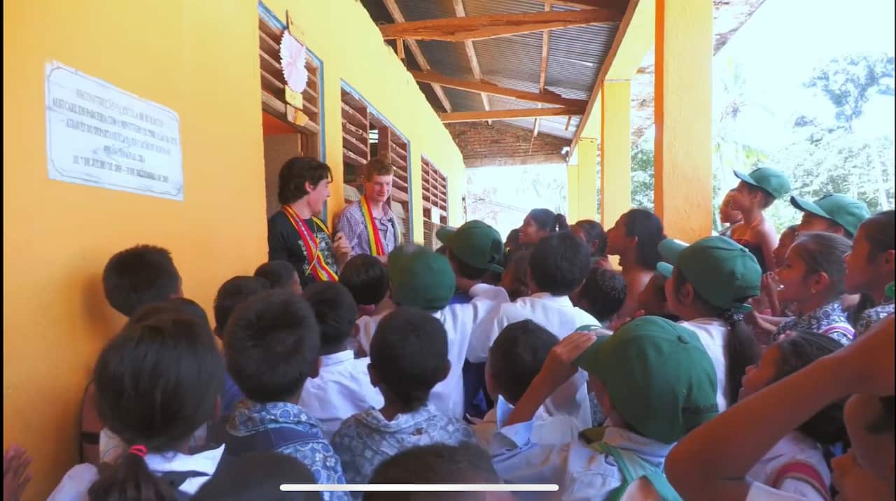 Cezary ho Leo iha Timor