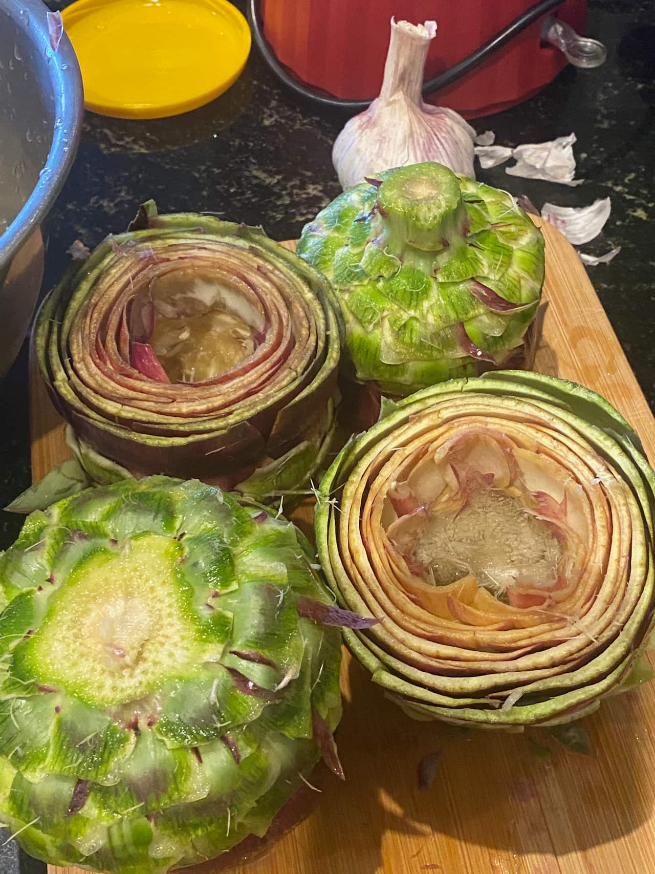 Cleaned artichokes 
