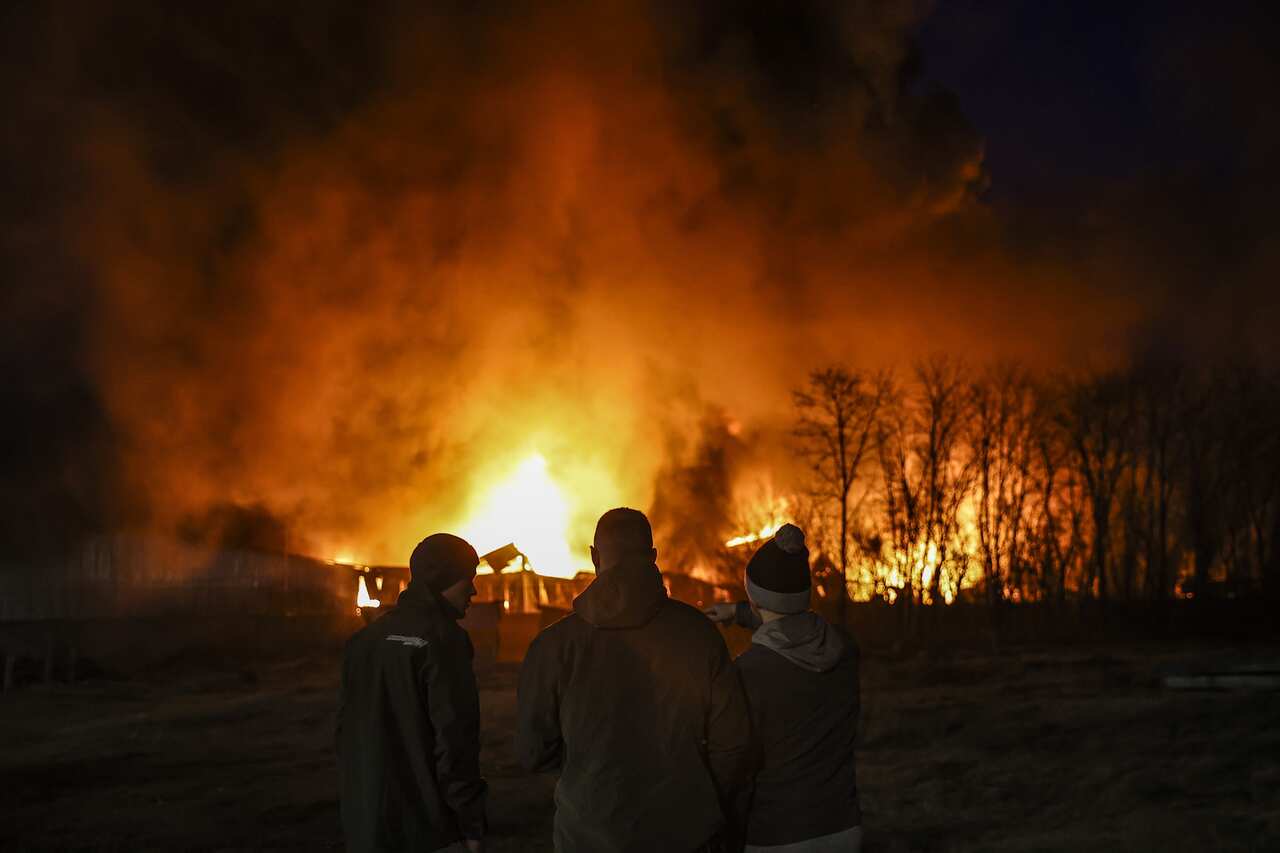 Russian attacks hit Kyiv