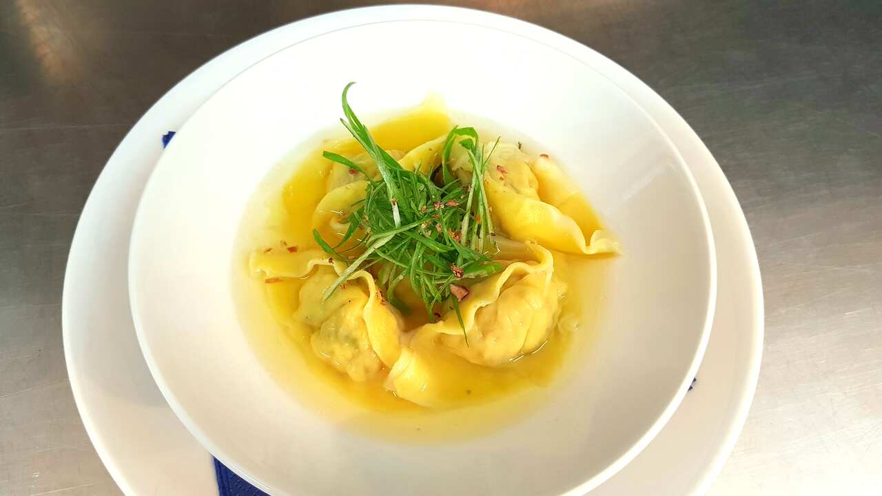 Neil 制作的馄饨 1.JPG