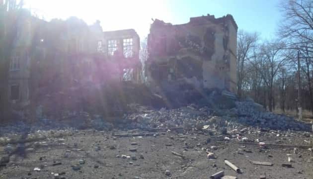 Russian invaders have shelled a school in Avdiivka, killing a local resident..jpg
