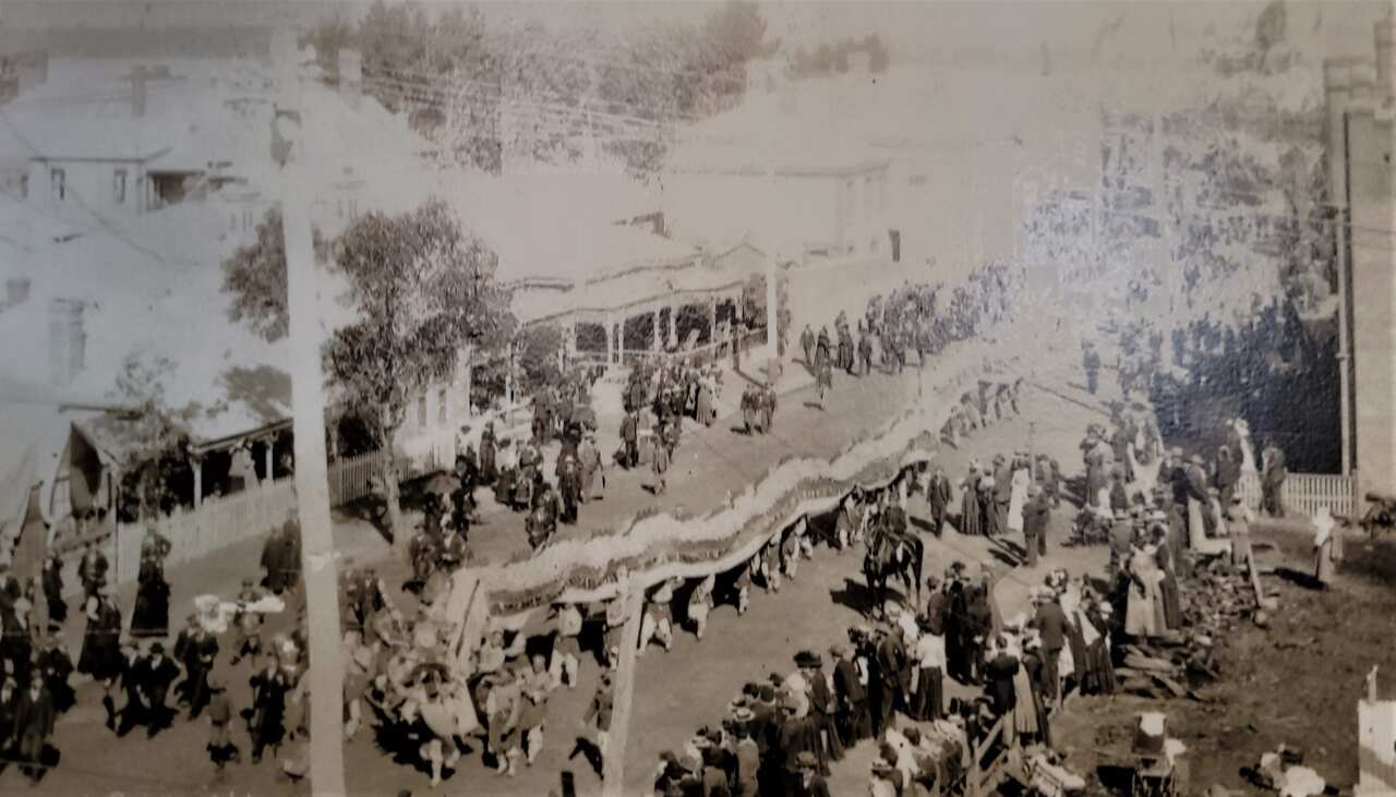 The first Dragon Dance in WA.jpg
