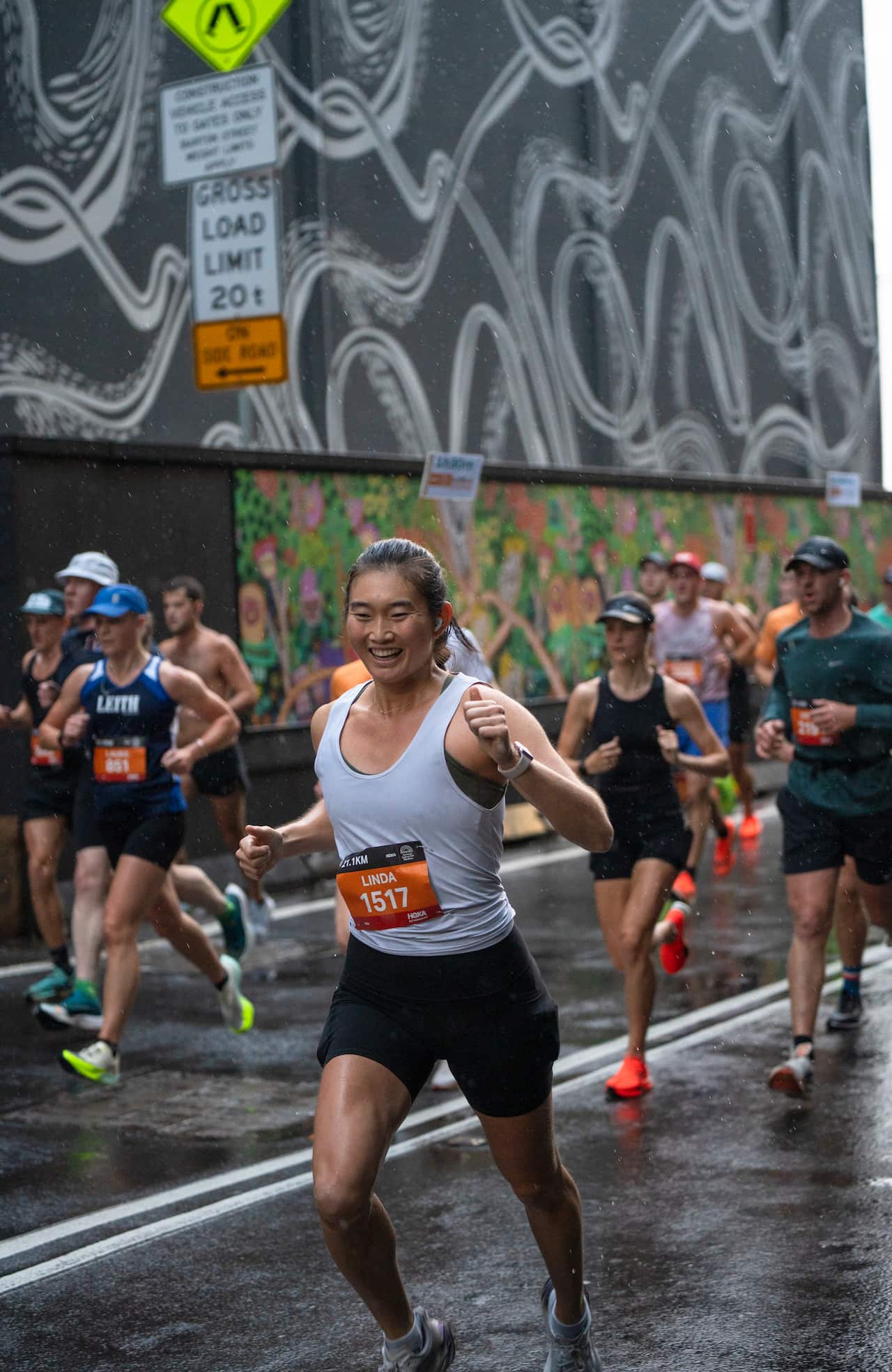 Membru feto ida husi grupu RUNFLY RUN CLUB