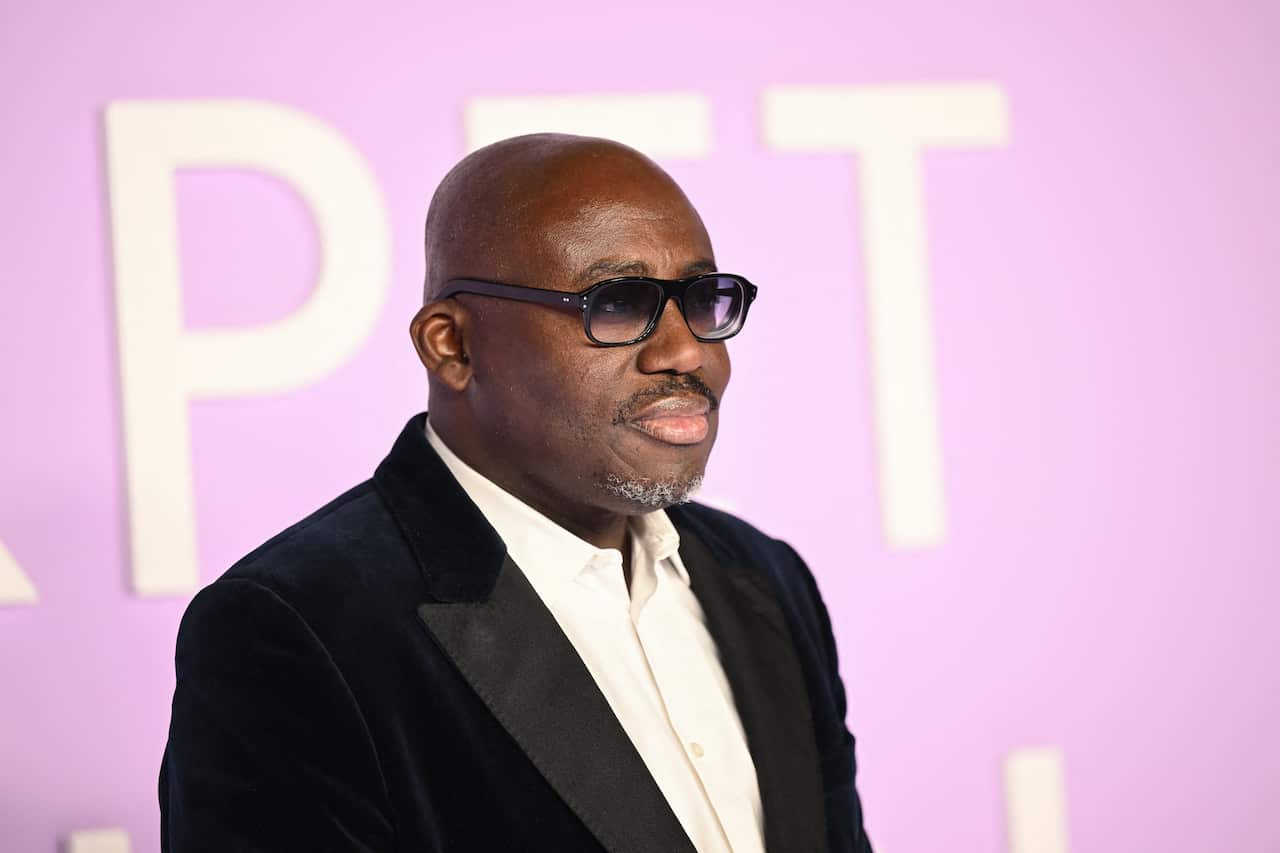 A man wearing a tuxido.