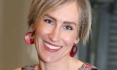 Close up picture of a woman smiling