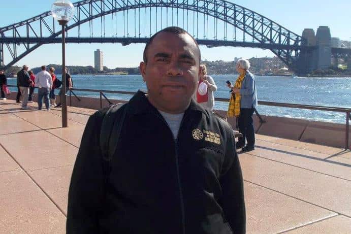 Gustav Kawer - Pengacara Hak Asasi Manusia