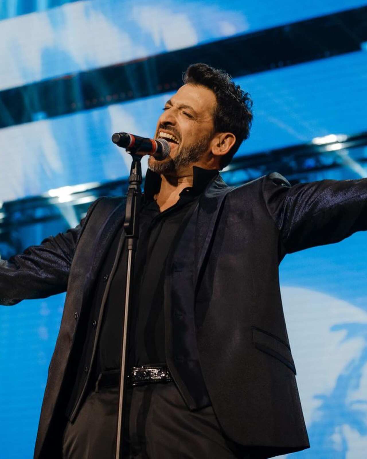 Pago in occasioe della presentazione del suo ultimo brano su Raiuno.